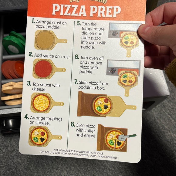 Melissa & Doug Top & Bake Pizza Counter - Picture 4 of 9